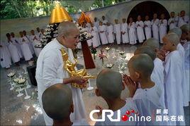 寺庙吃瓜女孩视频,吃瓜女孩的神秘视频引发热议