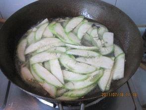 吃瓜蛏子汤,吃瓜蛏子汤，鲜美滋味尽在其中